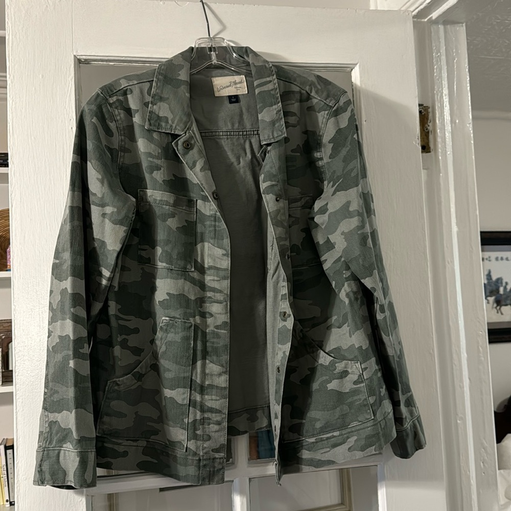 Universal Thread Camo Cargo Jacket